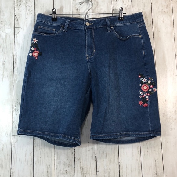 croft & barrow Pants - 🤑Croft & Barrow Floral Appliqué 9” Jean Shorts 18